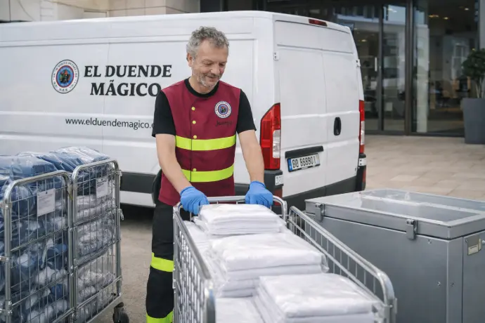 Camión de recogida y entrega de El Duende Mágico